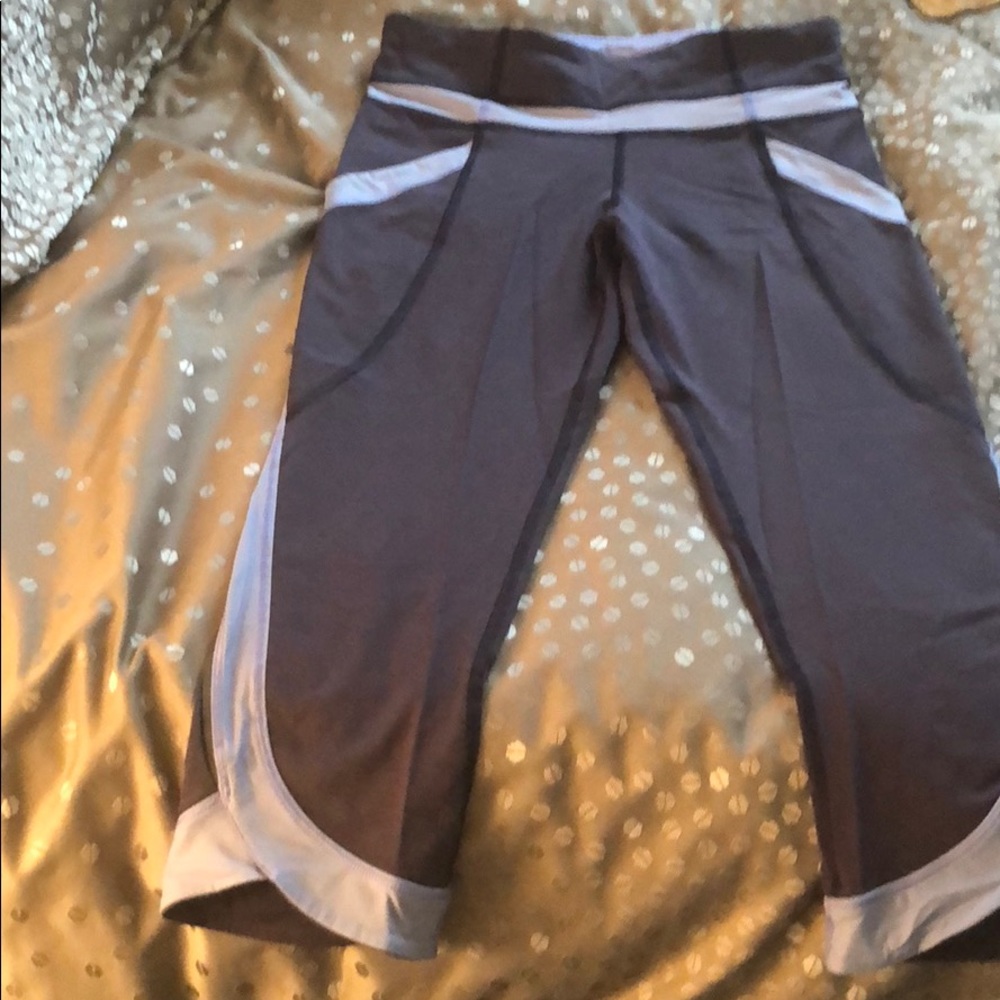 Lululemon size 4 crop leggings